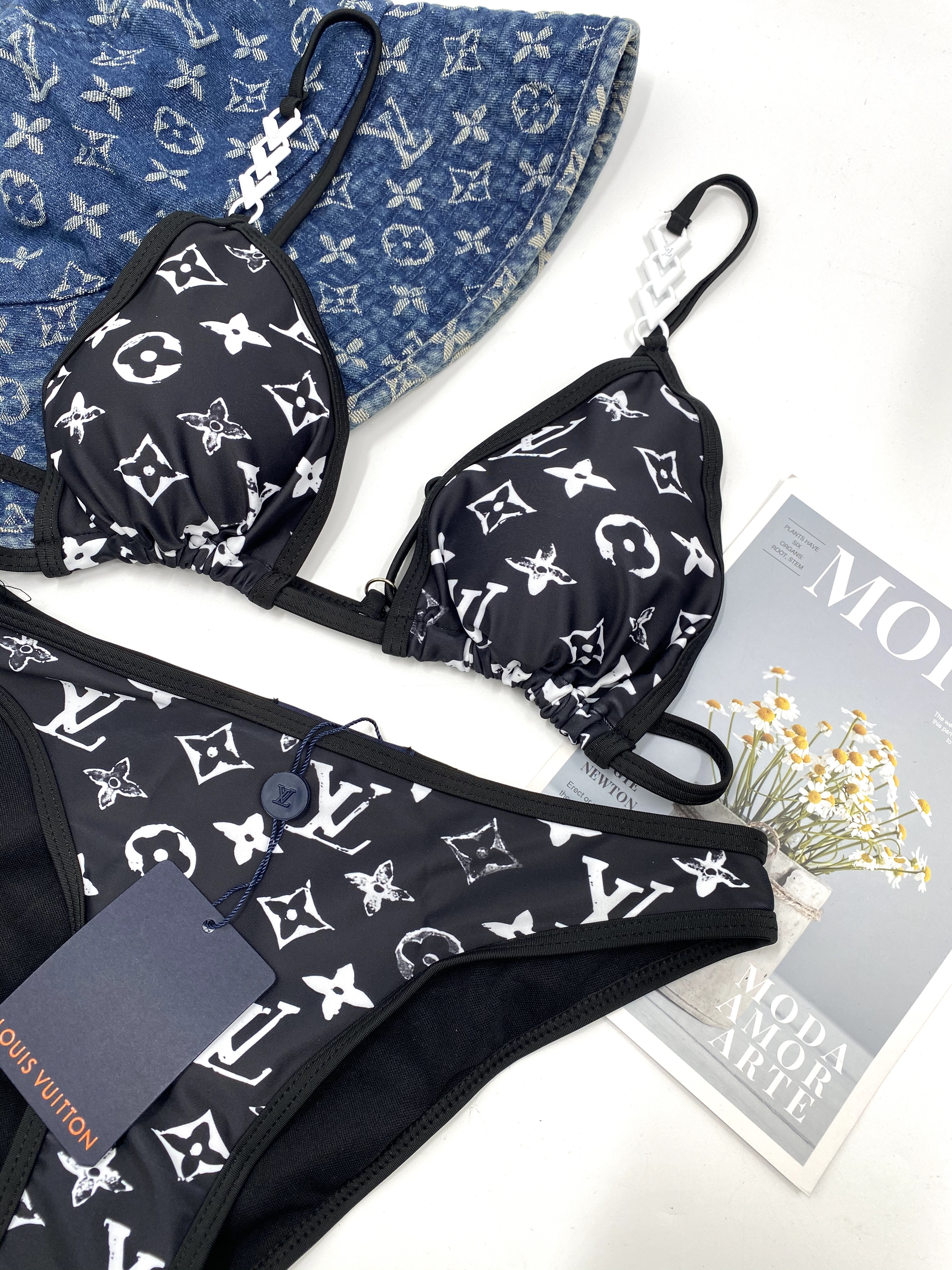 BL25 White and Black Women Sexy Bikini Set